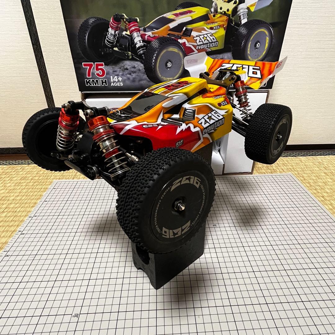 最終値下　爆速　ハイテック正規、社外OP多数ブラシレスラジコン75キロ4WD美品