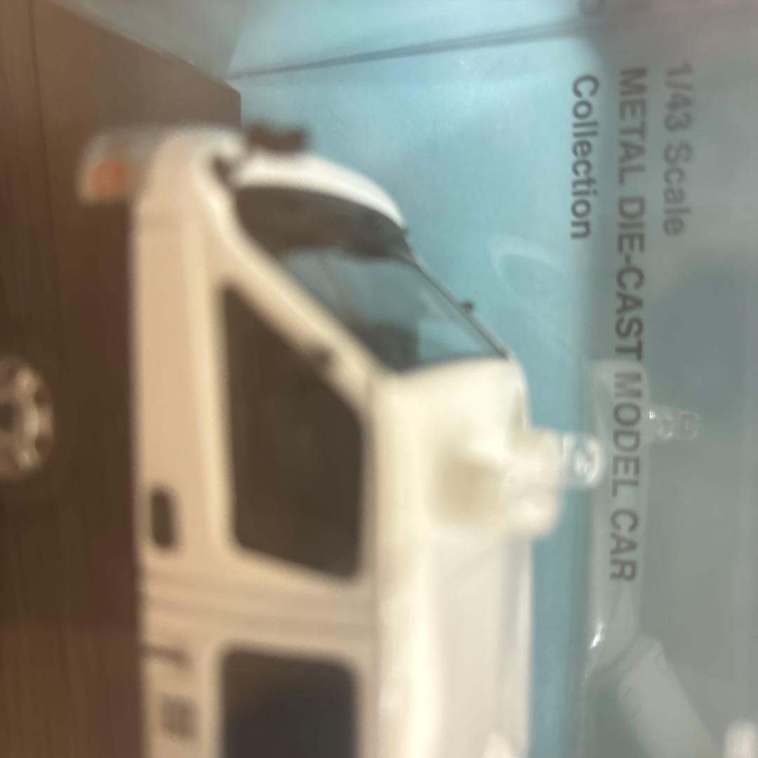 RA I'S Nissan Caravan (2012) 1/43スケール