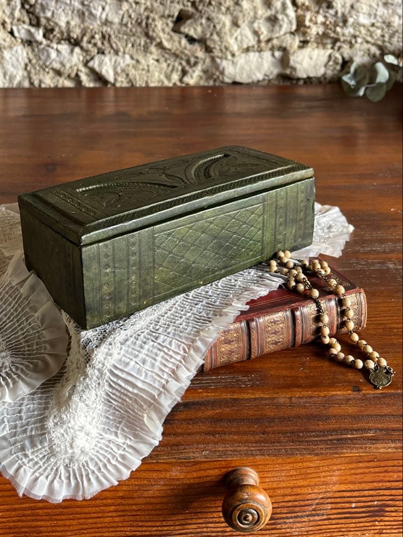 ◆フランスアンティーク｜ハンドメイド型押し革の木箱レザー小箱、緑モスグリーン茶