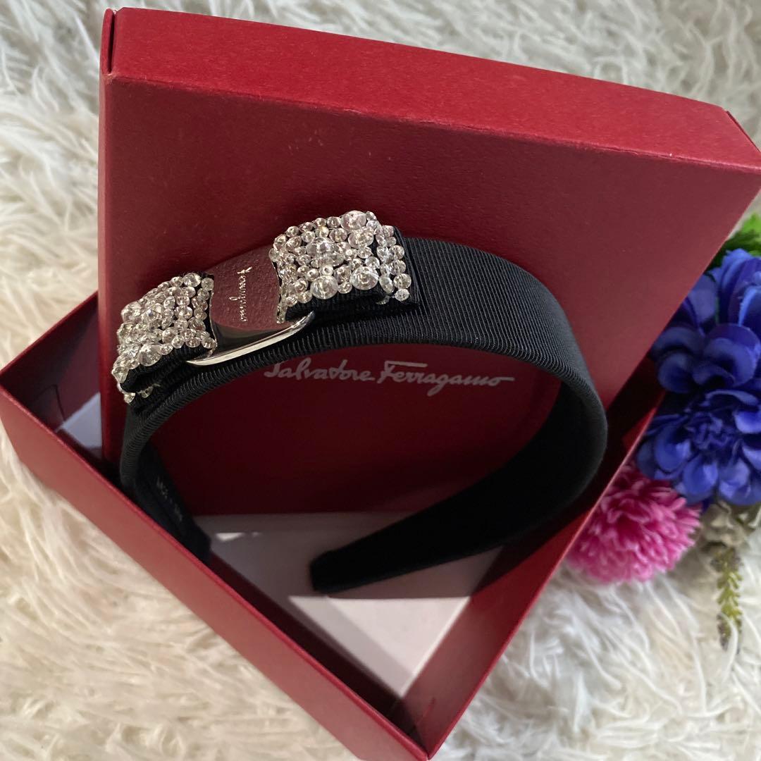 フェラガモ Salvatore Ferragamo カチューシャ ヴァラ・リボン