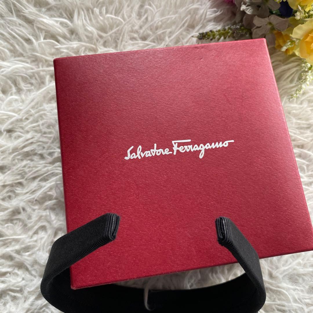 フェラガモ Salvatore Ferragamo カチューシャ ヴァラ・リボン