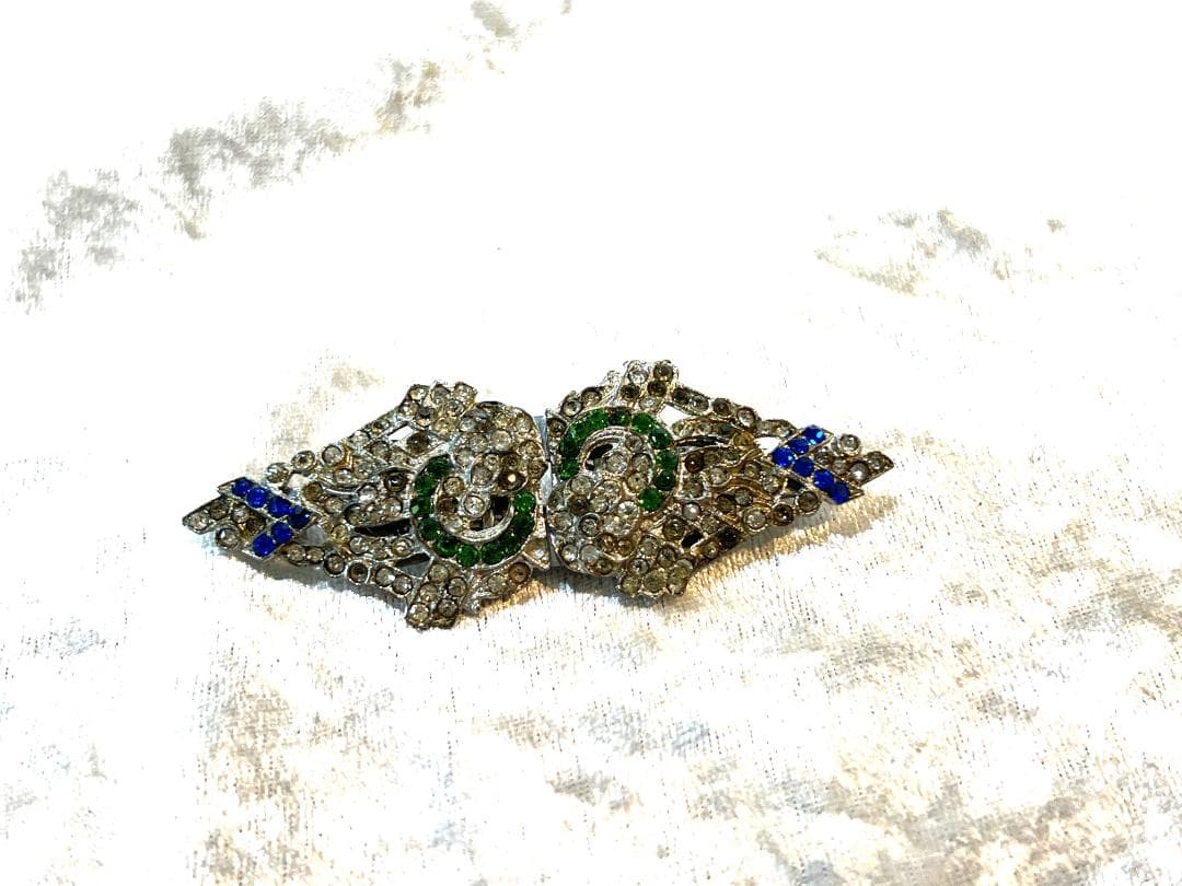 ダブルクリップブローチ　２つのクリップを組み合わせてあります。