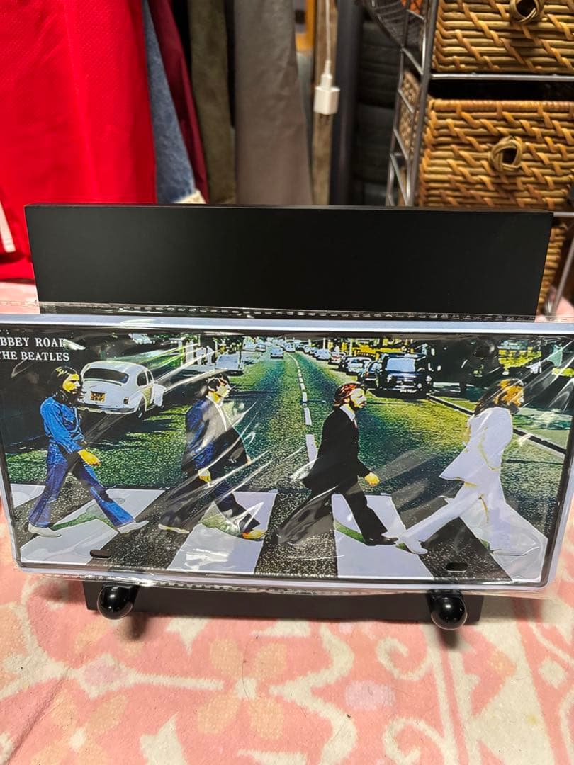The Beatles レコードボックス 未開封と盾とプレート５枚