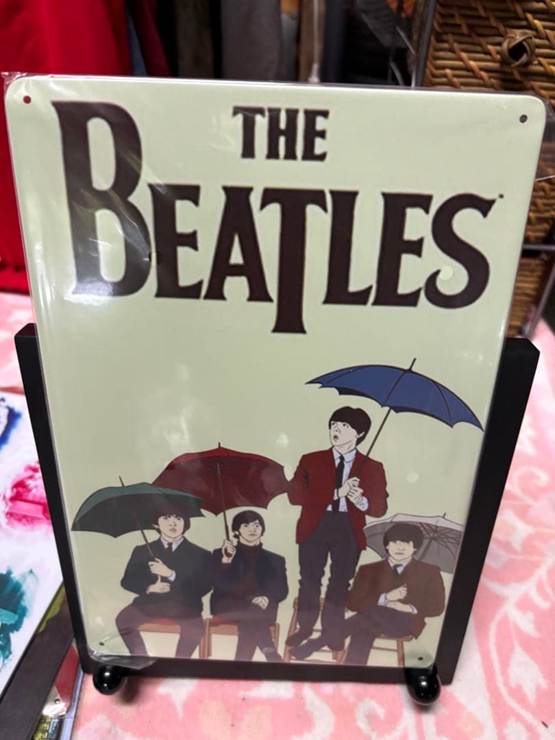 The Beatles レコードボックス 未開封と盾とプレート５枚
