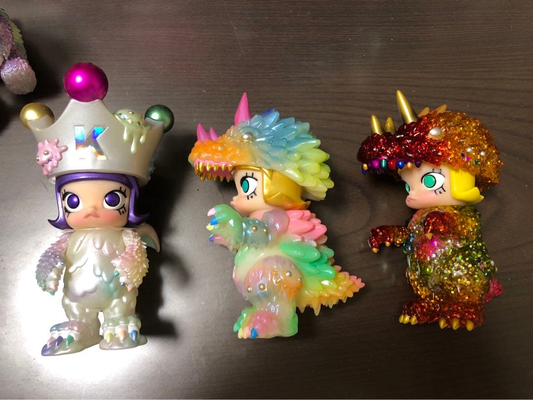 POPMART MOLLY×INSTINCTOY EROSION MOLLY