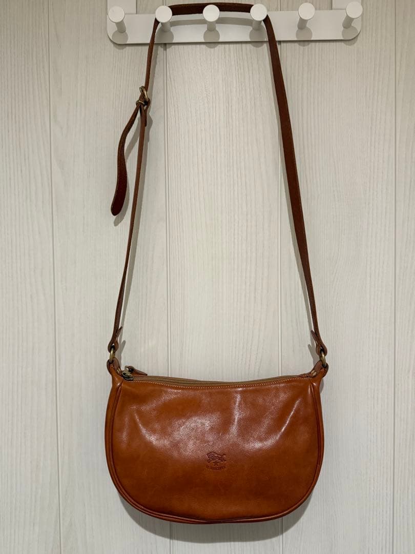 【イルビゾンテ】　IL BISONTE　ショルダーバッグ　三日月☾