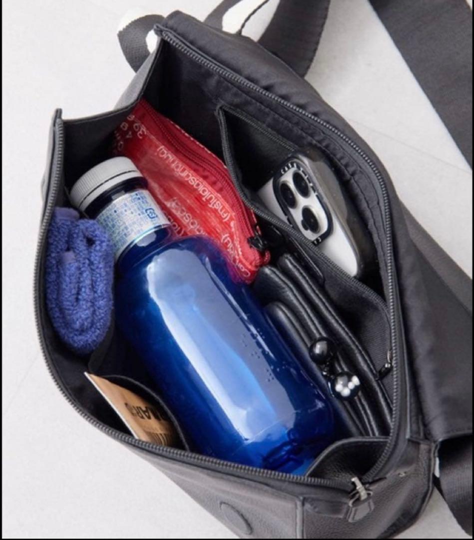 ★未使用品★ear イアパピヨネ ワイドテープショルダーバッグ