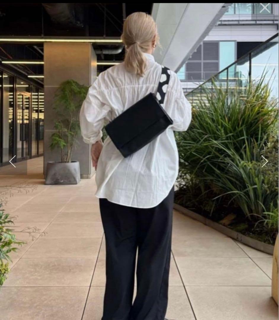 ★未使用品★ear イアパピヨネ ワイドテープショルダーバッグ