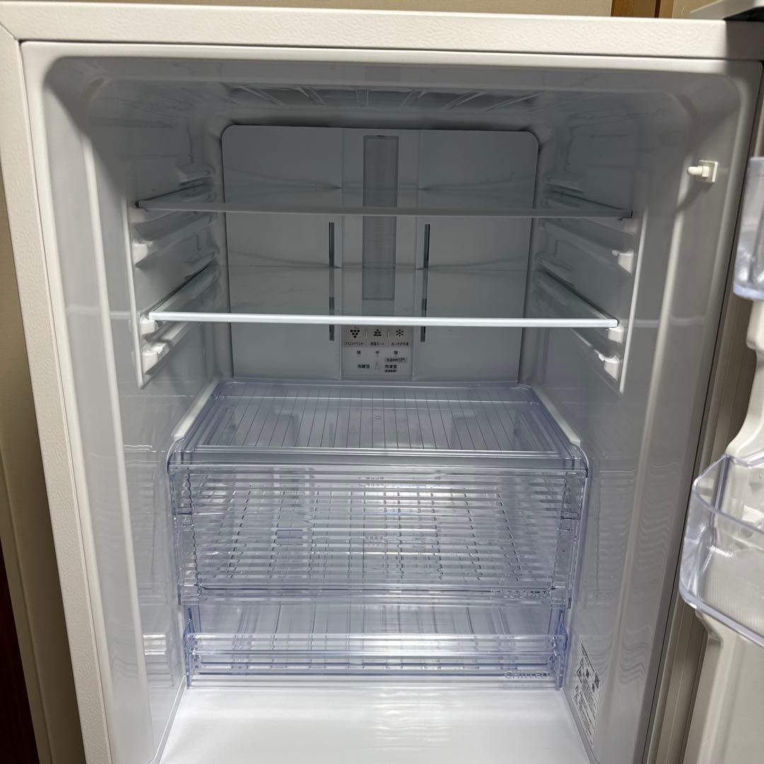 シャープ冷蔵庫　SJ-PD28J-W