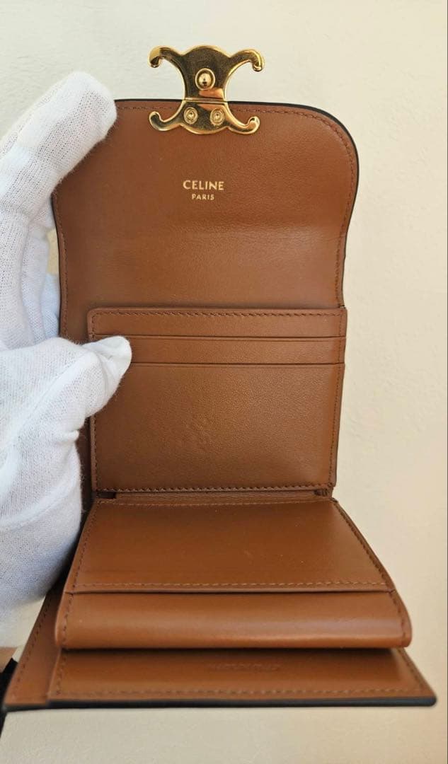 【極美品】CELINE三つ折り スモールフラップウォレットトリオンフゴールド金具