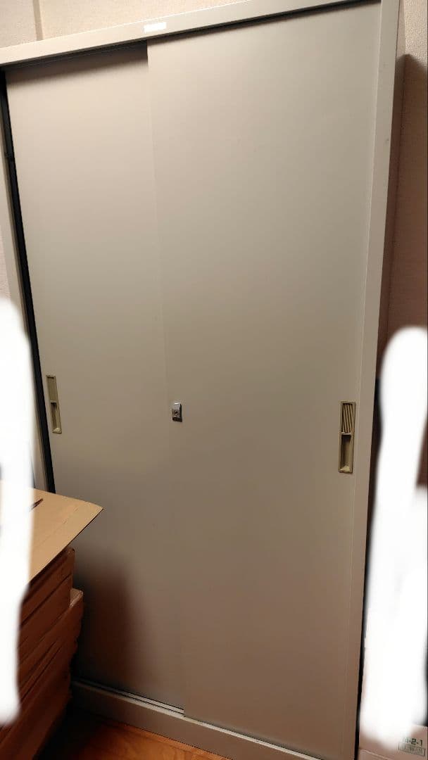 （送料込）NAIKl 引違い書庫 スチール戸