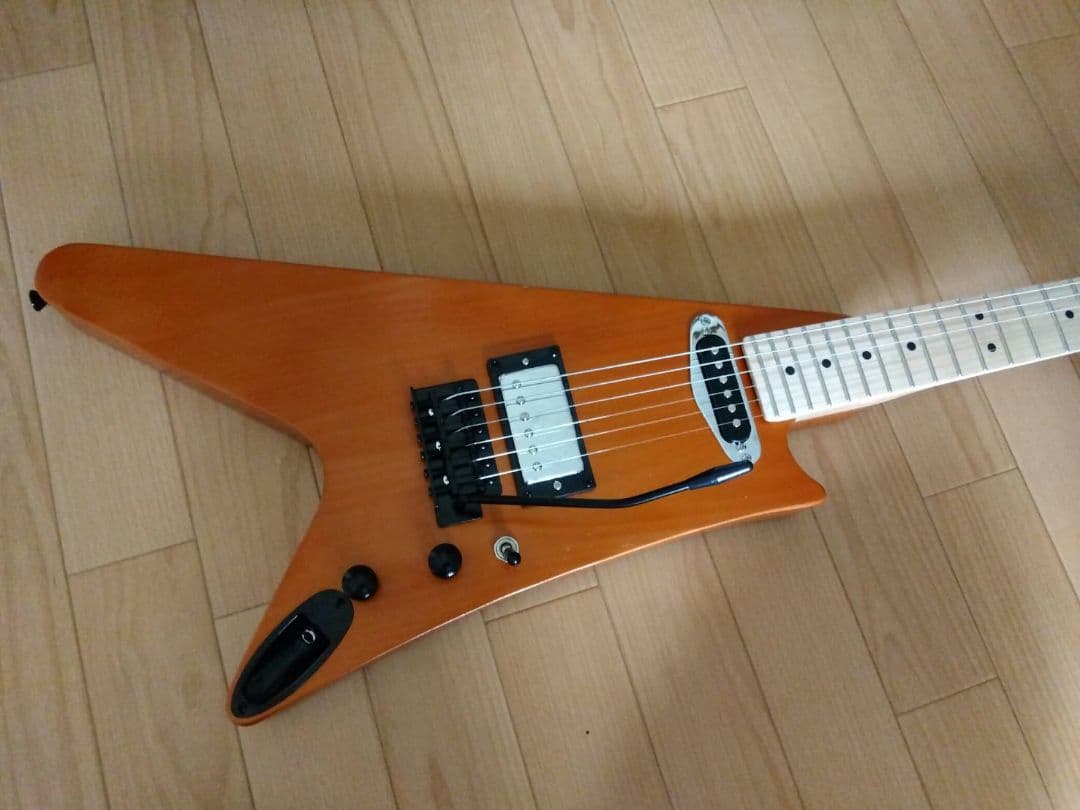 こ*き様 フライングVスタイル エレキギター オレンジ