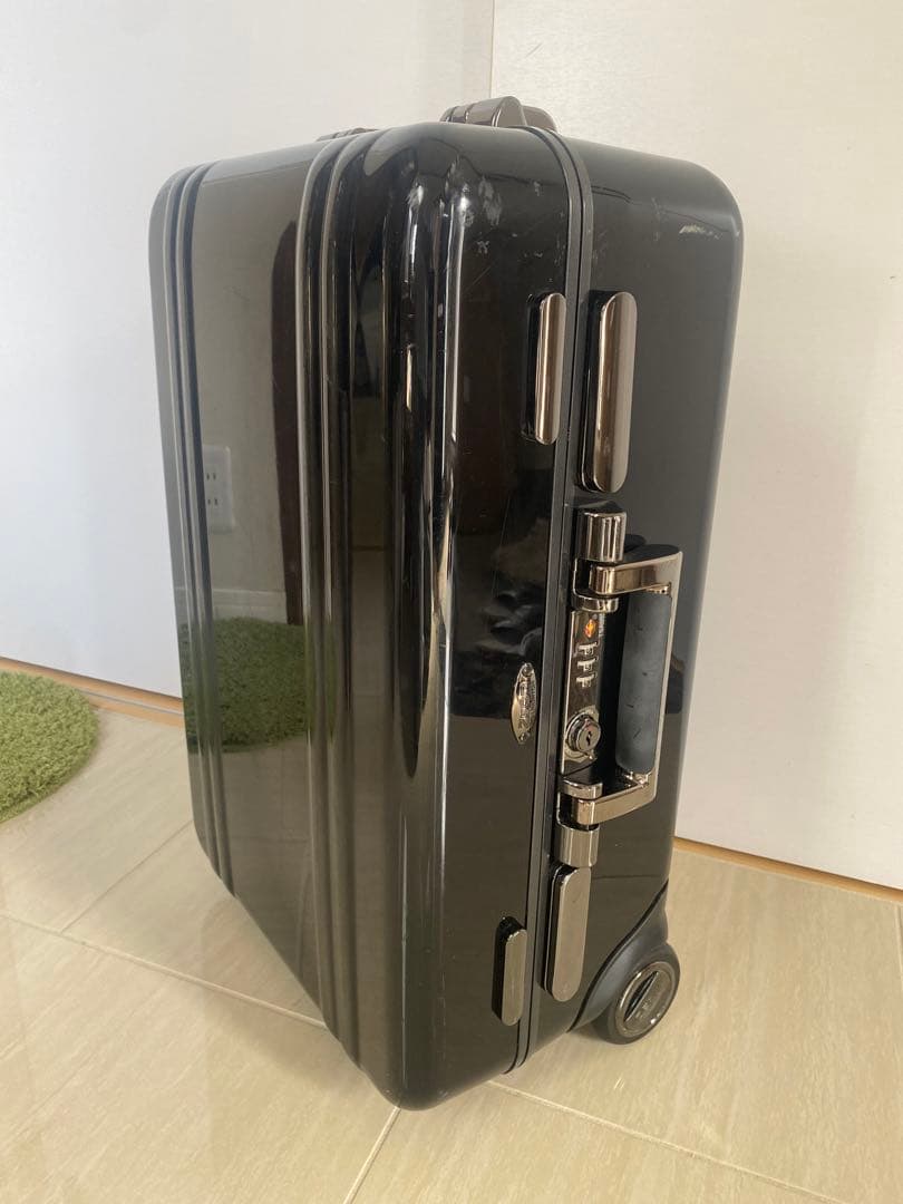 ゼロハリバートン スーツケース 機内持ち込み
