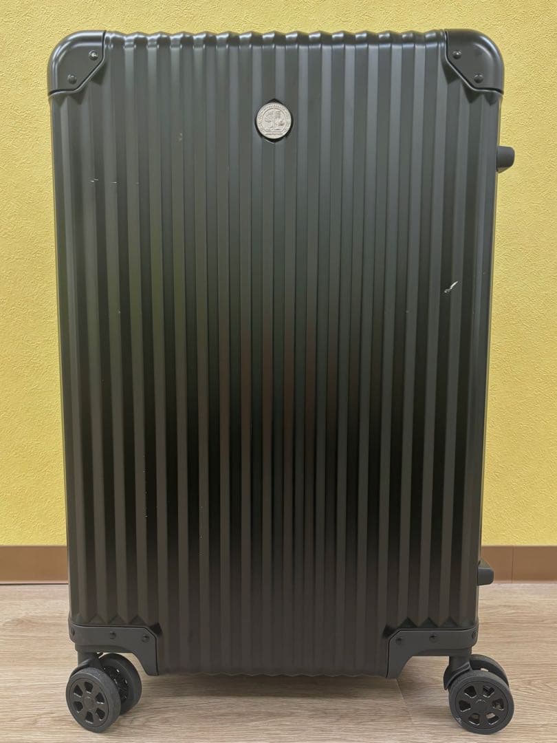 ほぼ新品です！！ブラック アルミニウム キャリーケース