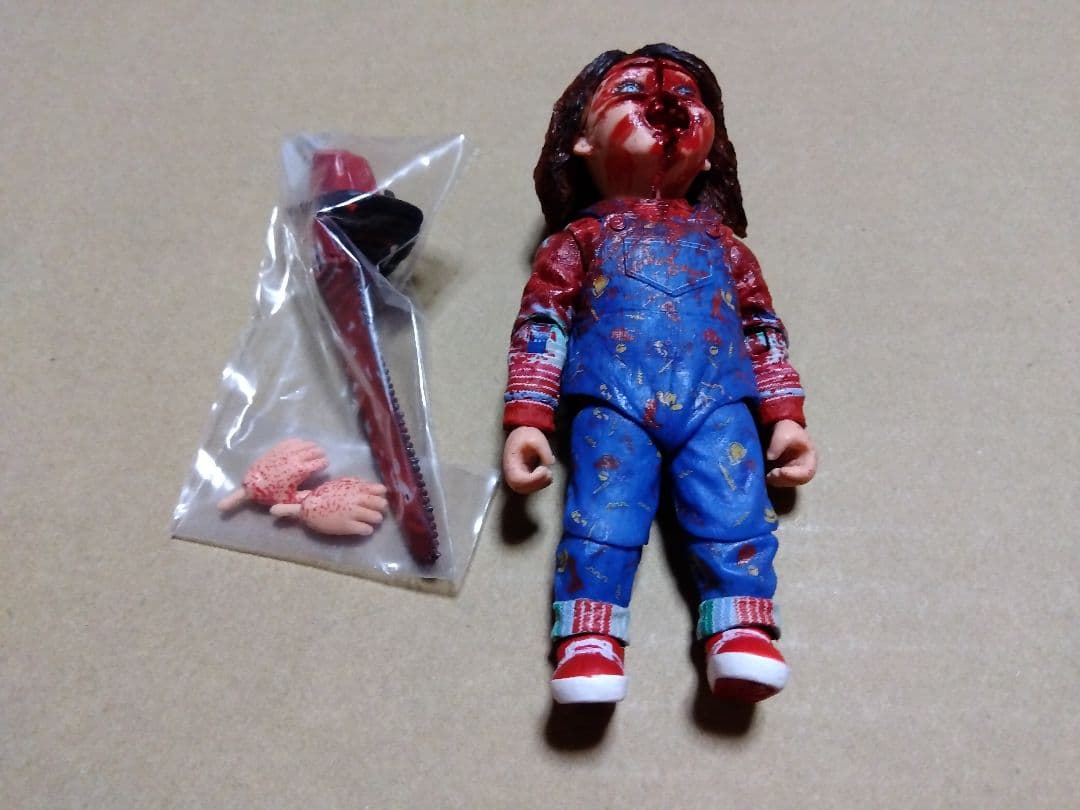 チャイルド・プレイ　ネカ　チャッキー　フィギュア　チェンソー