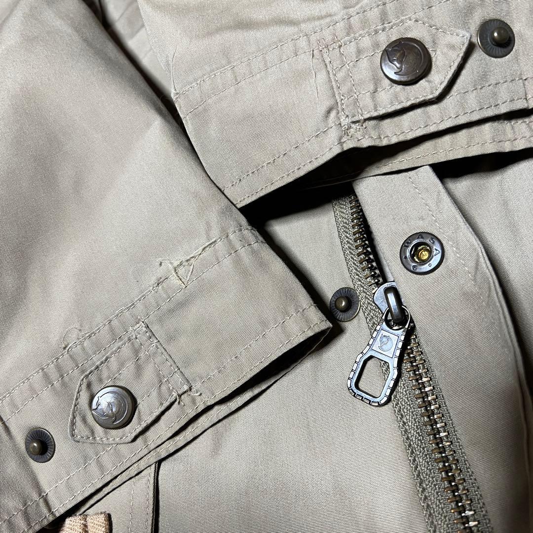 FJALL RAVEN G1000 サバイバルジャケット　多機能　ギミック