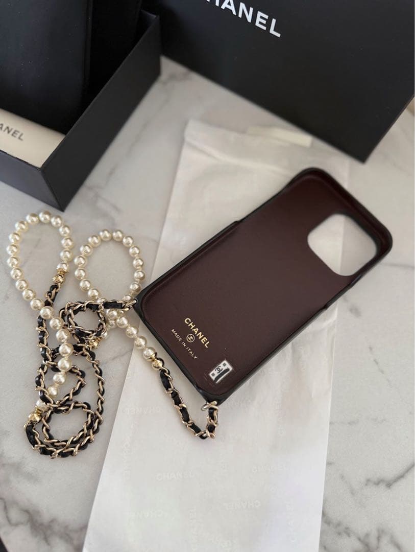 【SALE】CHANEL パールストラップ iPhone14ProMAXケース