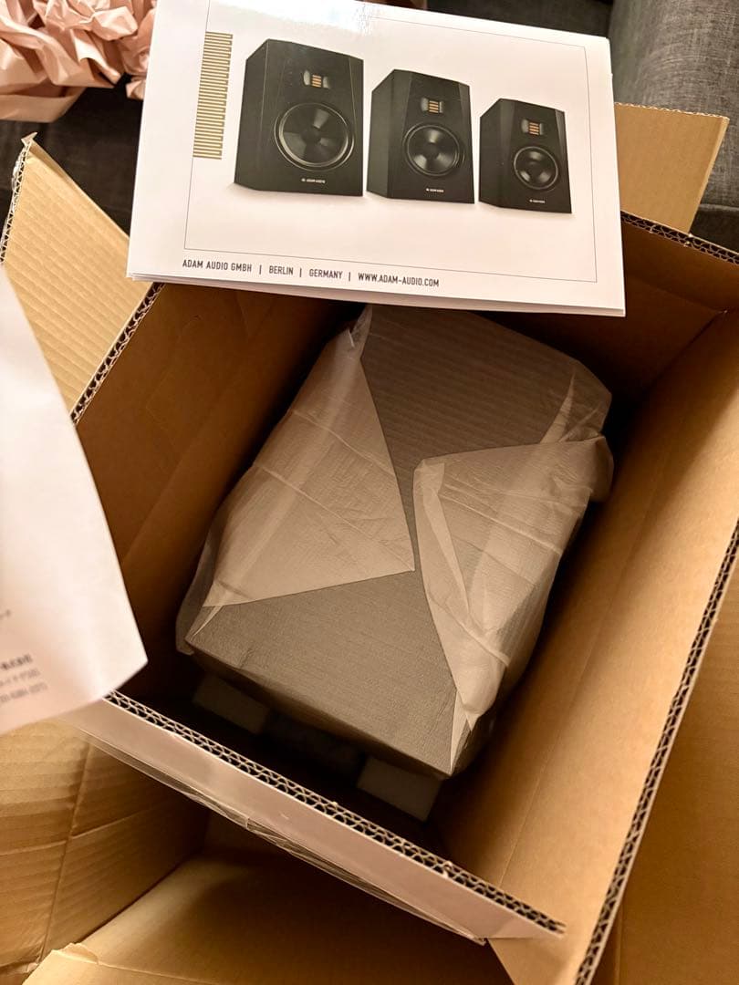 ADAM AUDIO T5V ペア　新品　未使用