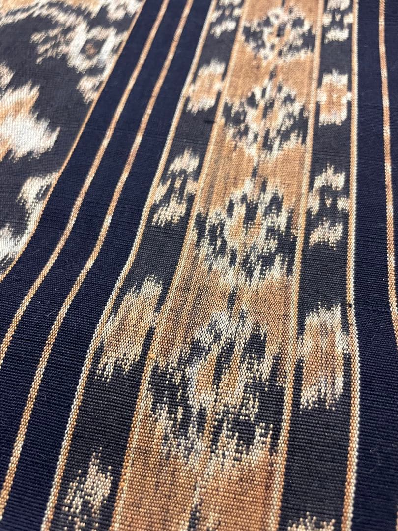 貴久樹 イカット 綿 九寸名古屋帯 黒地