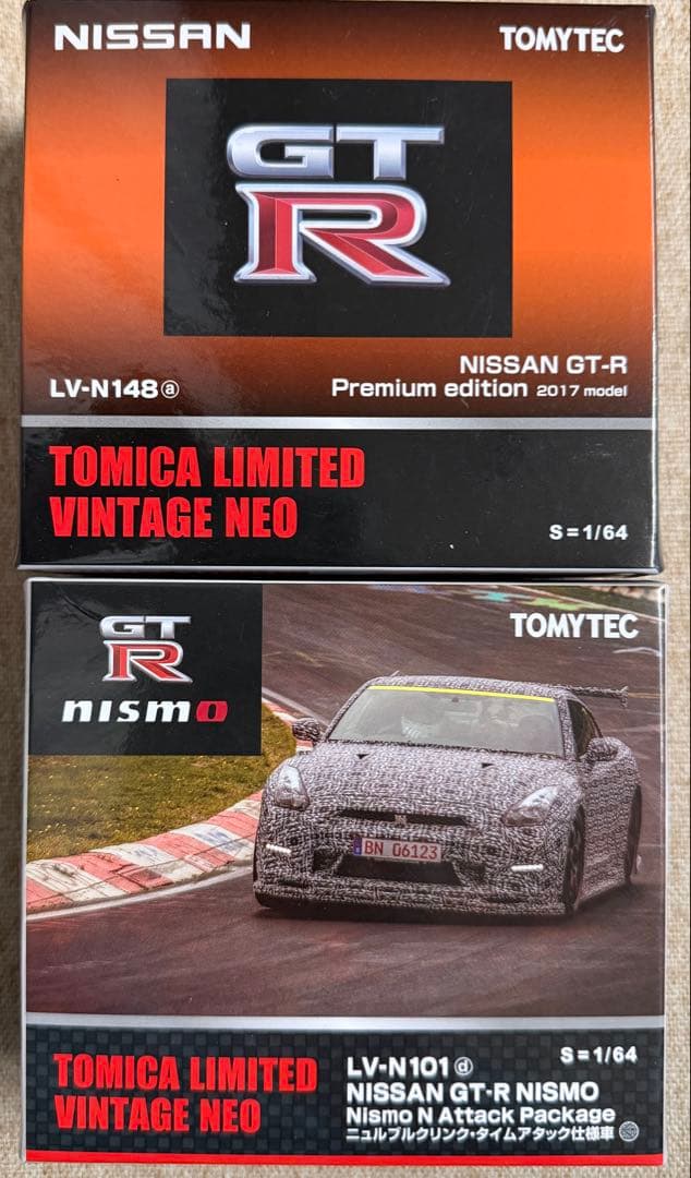 NISSAN GT-R & GT-R LV-N101d LV-N148a 2台