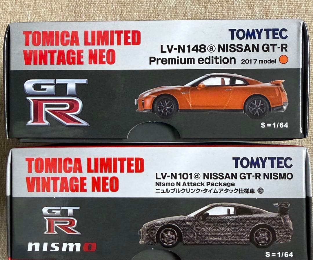 NISSAN GT-R & GT-R LV-N101d LV-N148a 2台