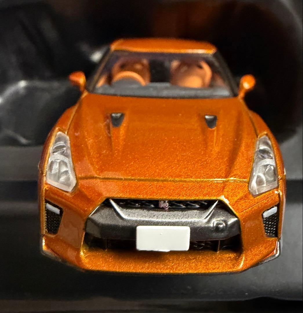 NISSAN GT-R & GT-R LV-N101d LV-N148a 2台