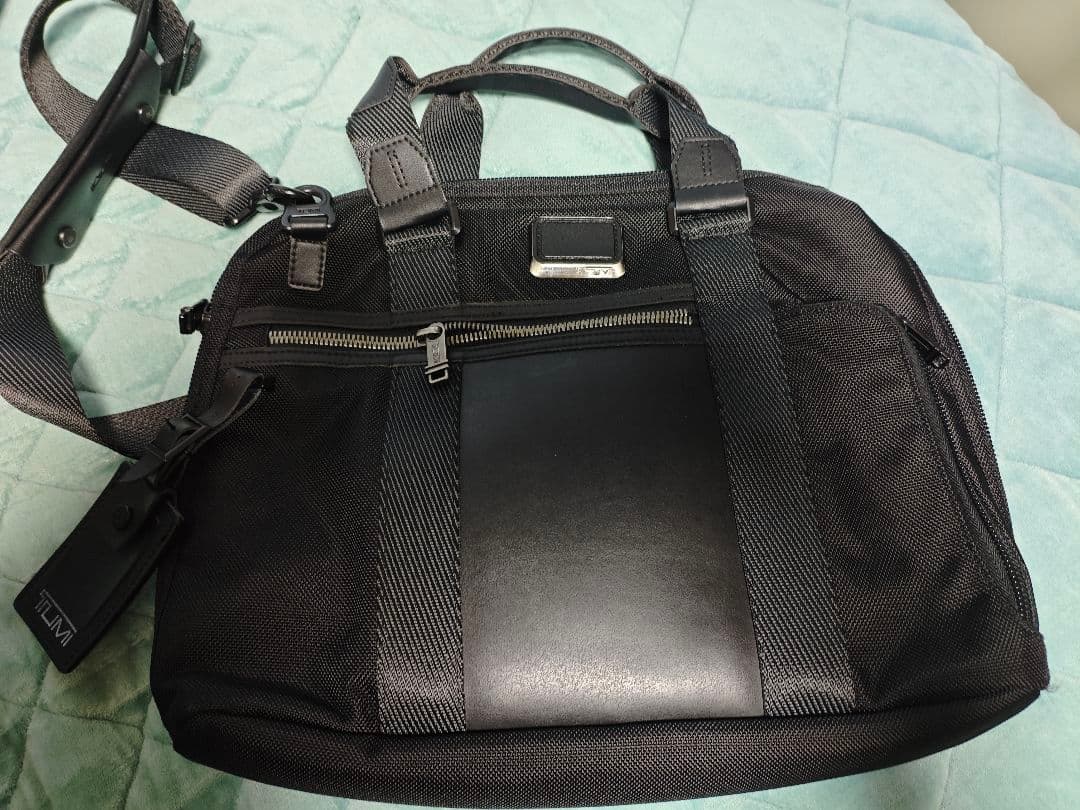 tumi ブラックナイロンビジネスバッグ Alpha Bravo