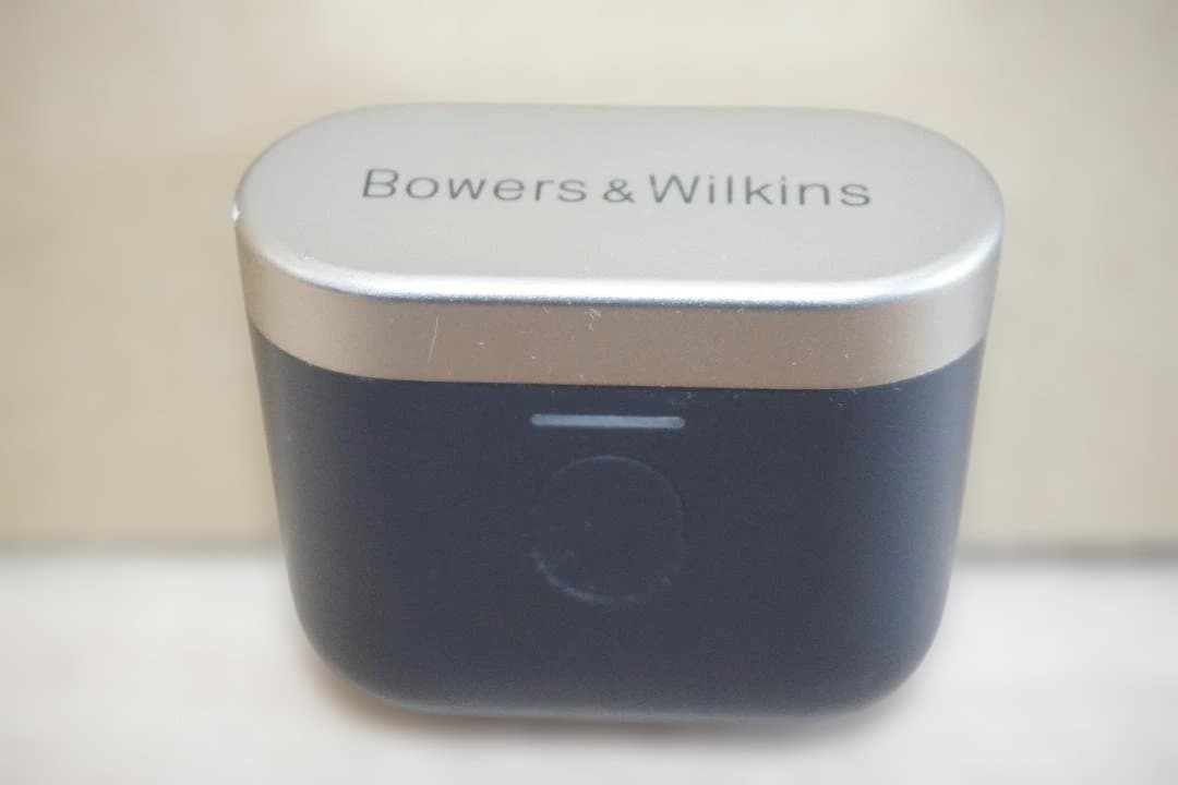 Bowers & Wilkins PI7 ワイヤレスヘッドフォン　ケースに傷あり