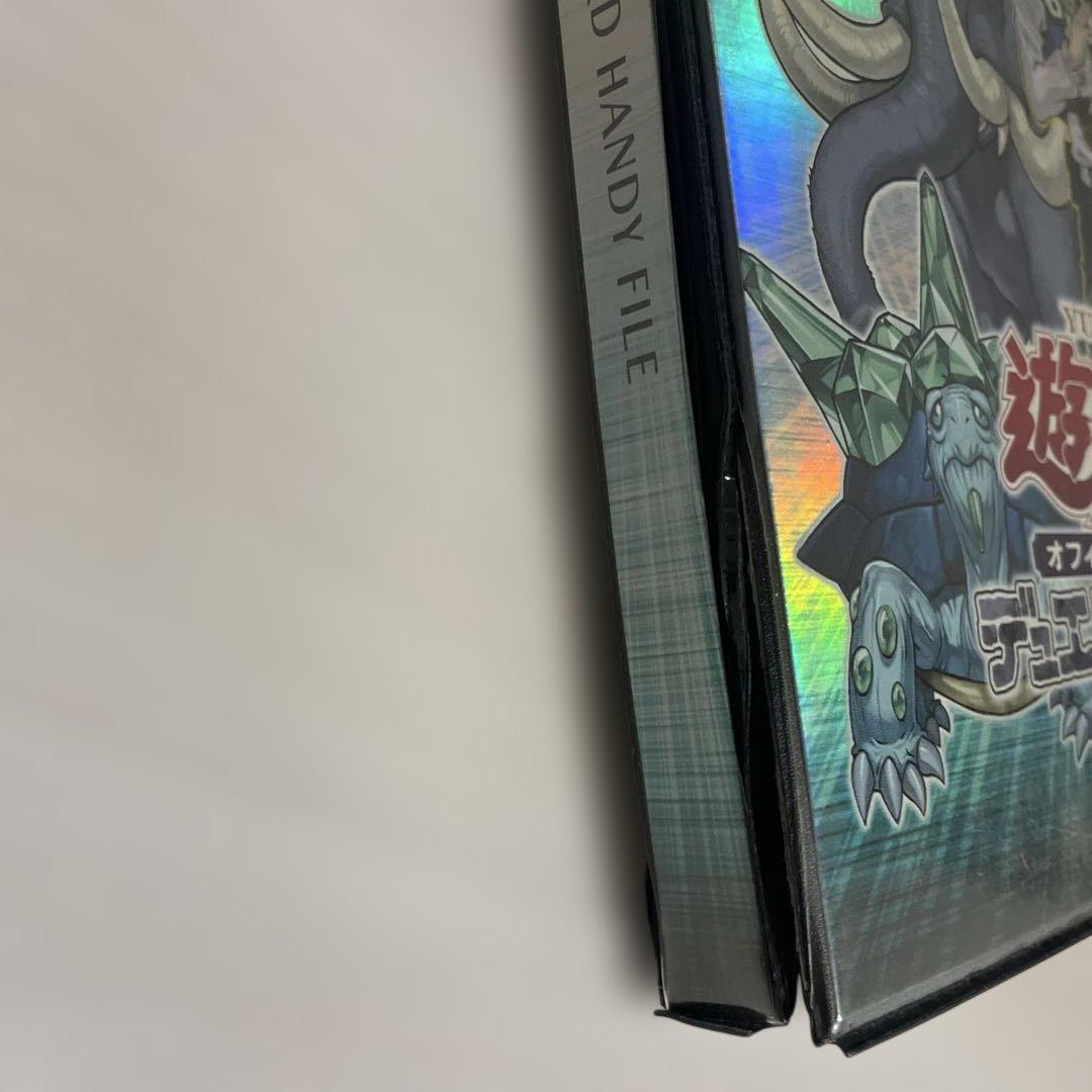 遊戯王カードアルバム引退品 気になるカードがありましたら コメントください。