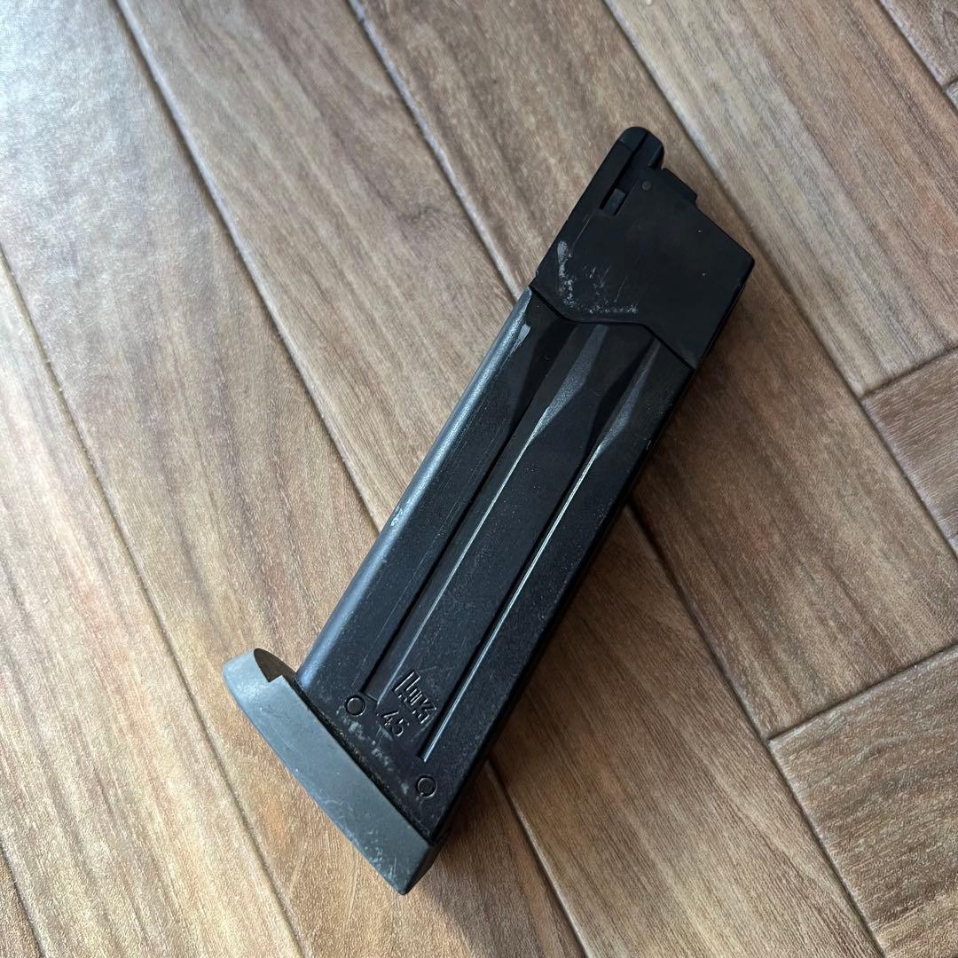 東京マルイ SOCOM Mk23 サプレッサー/ライト付き