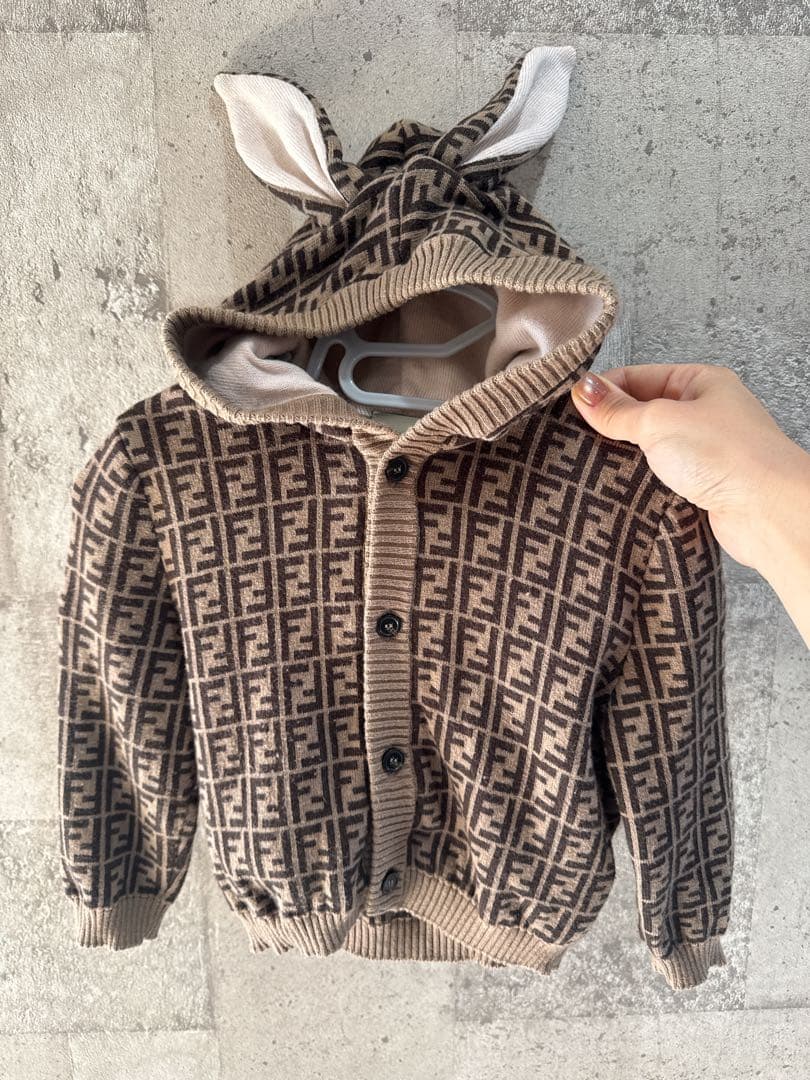 FENDI ベビーウサギ耳ニットアウター