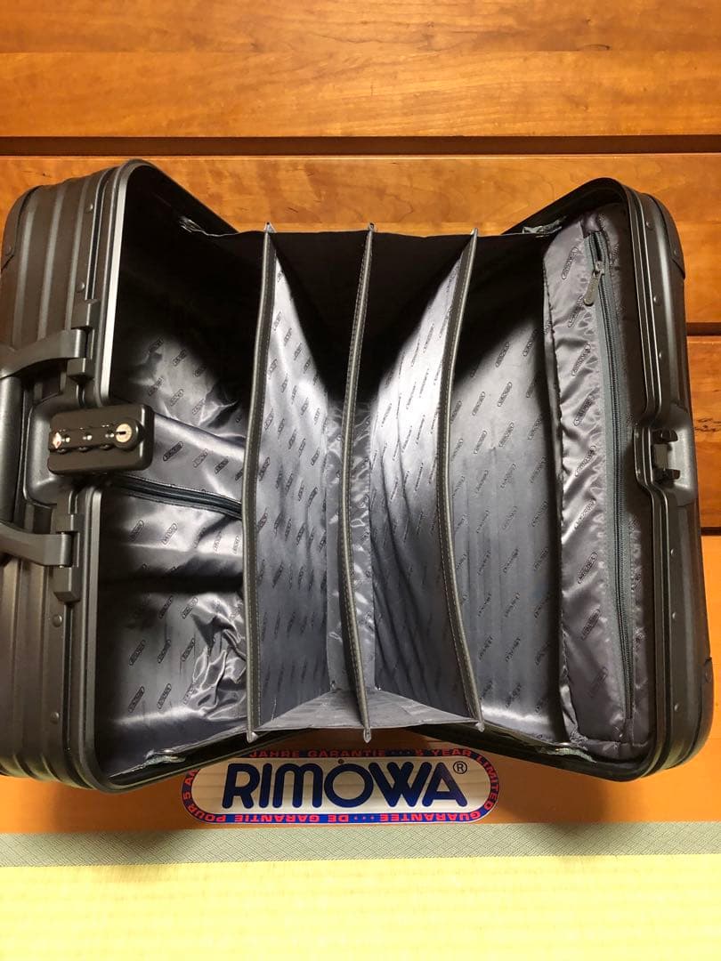 ま〜とん ☆美品☆激レア☆RIMOWA リモワ　ステルス　ビジネストロリー