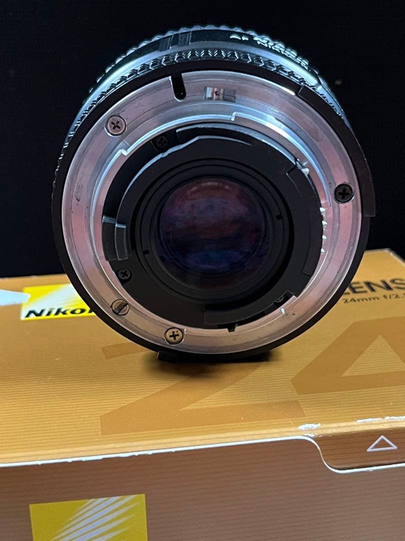 ニコンAF NIKKOR 24mm f2.8D