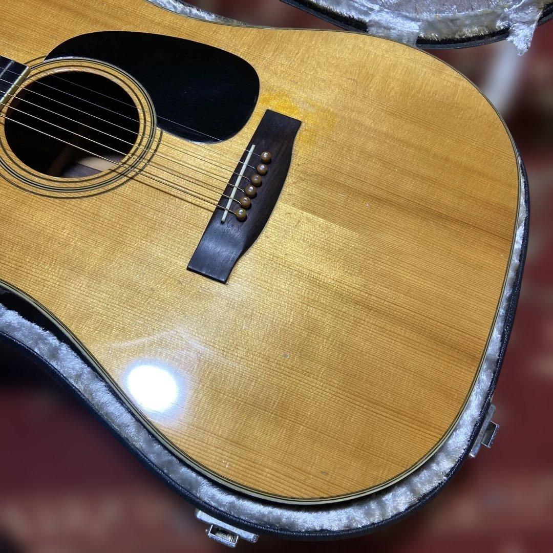 Sada yairiアコースティックギター