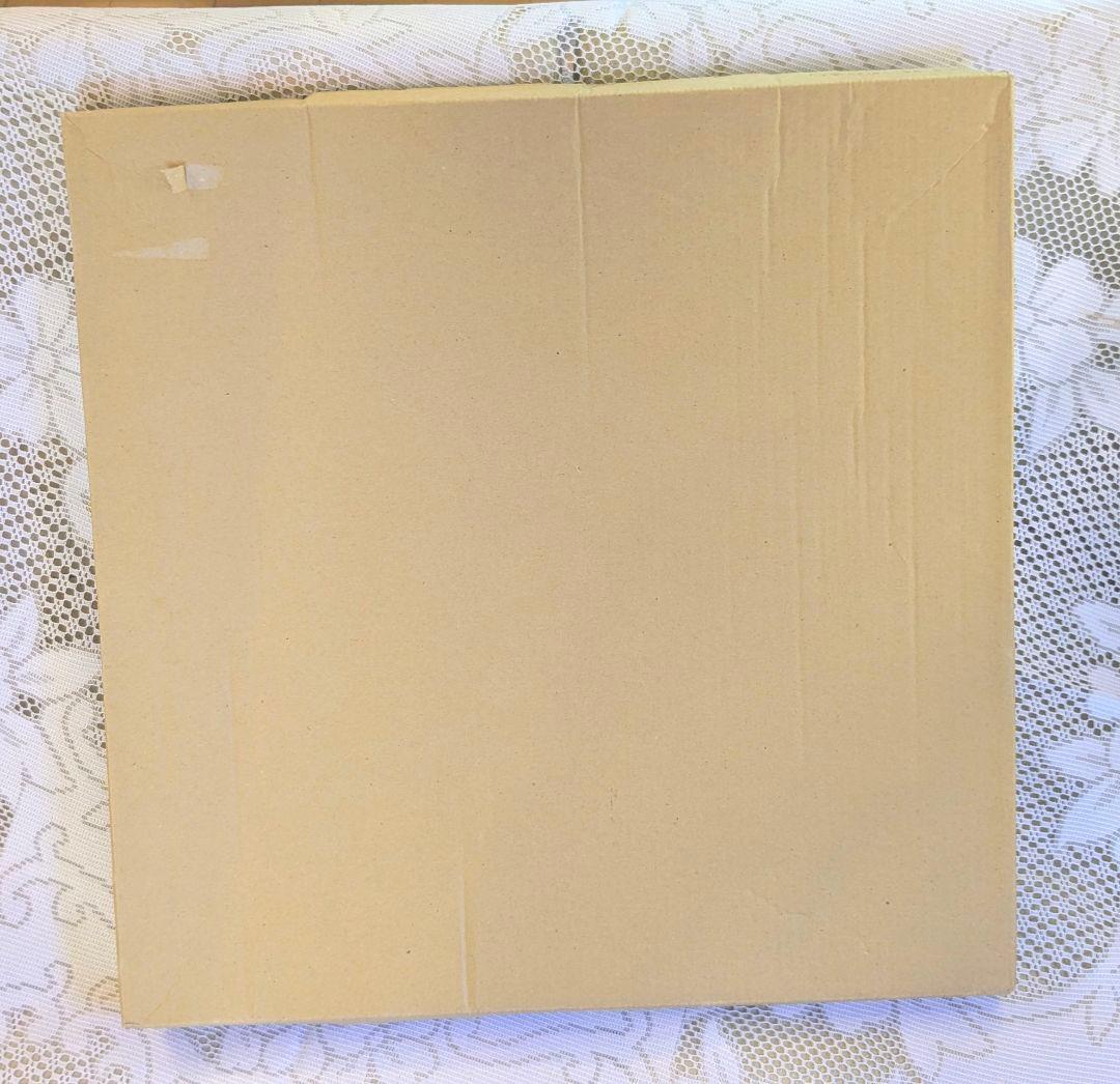 高原鉄男の絵画作品 「うずくまる猫も私も誰かにすがって生きている」