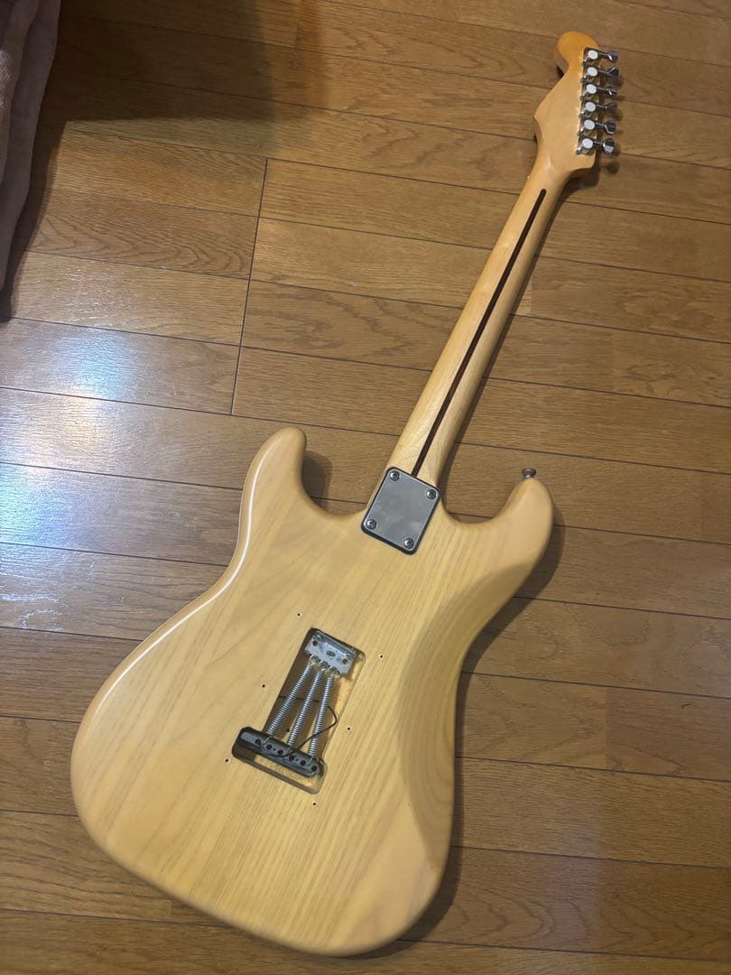 メーカー不明ナチュラルサテンストラトキャスター