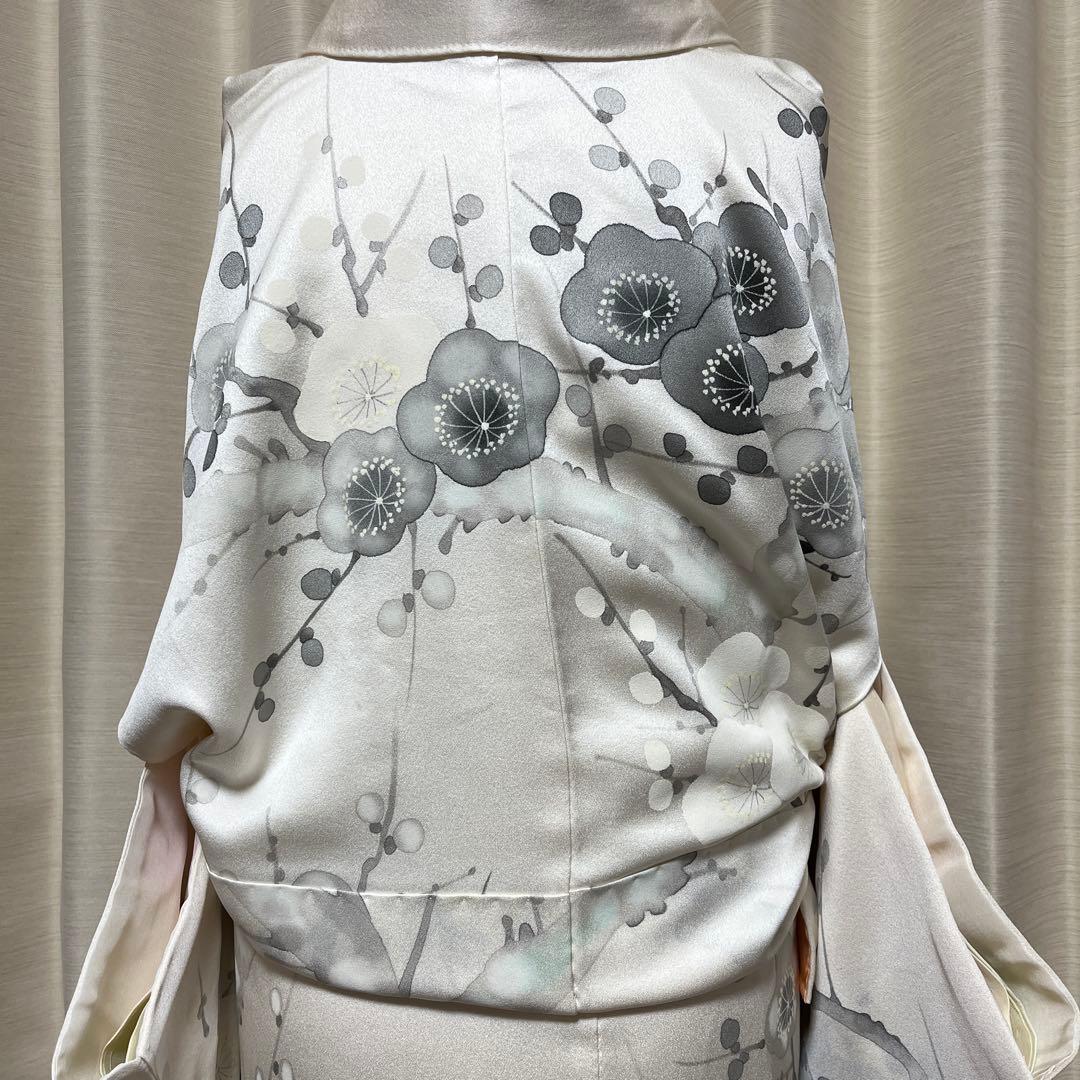 白とグレーの梅と蕾の訪問着 白系