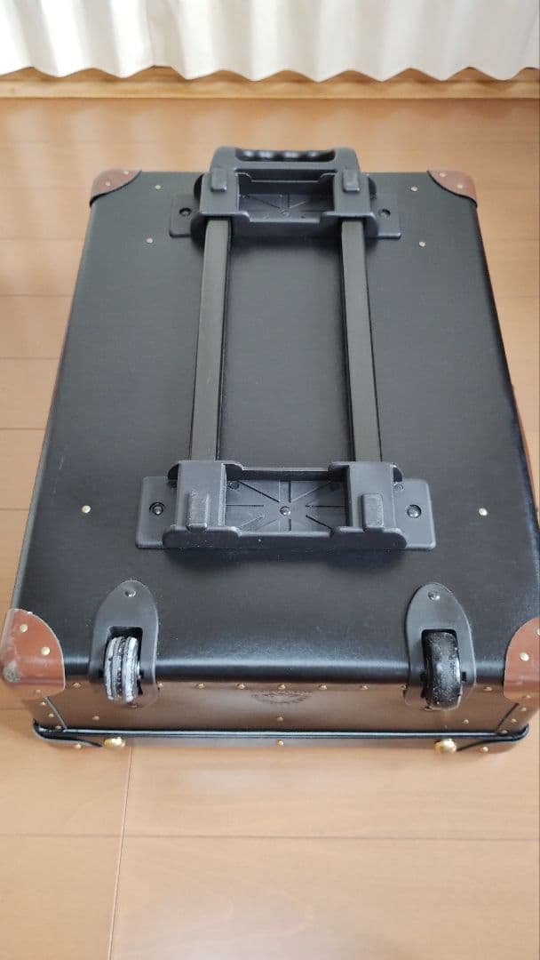 m*様 グローブトロッター　GLOBE TROTTER スモールキャリーオン 3