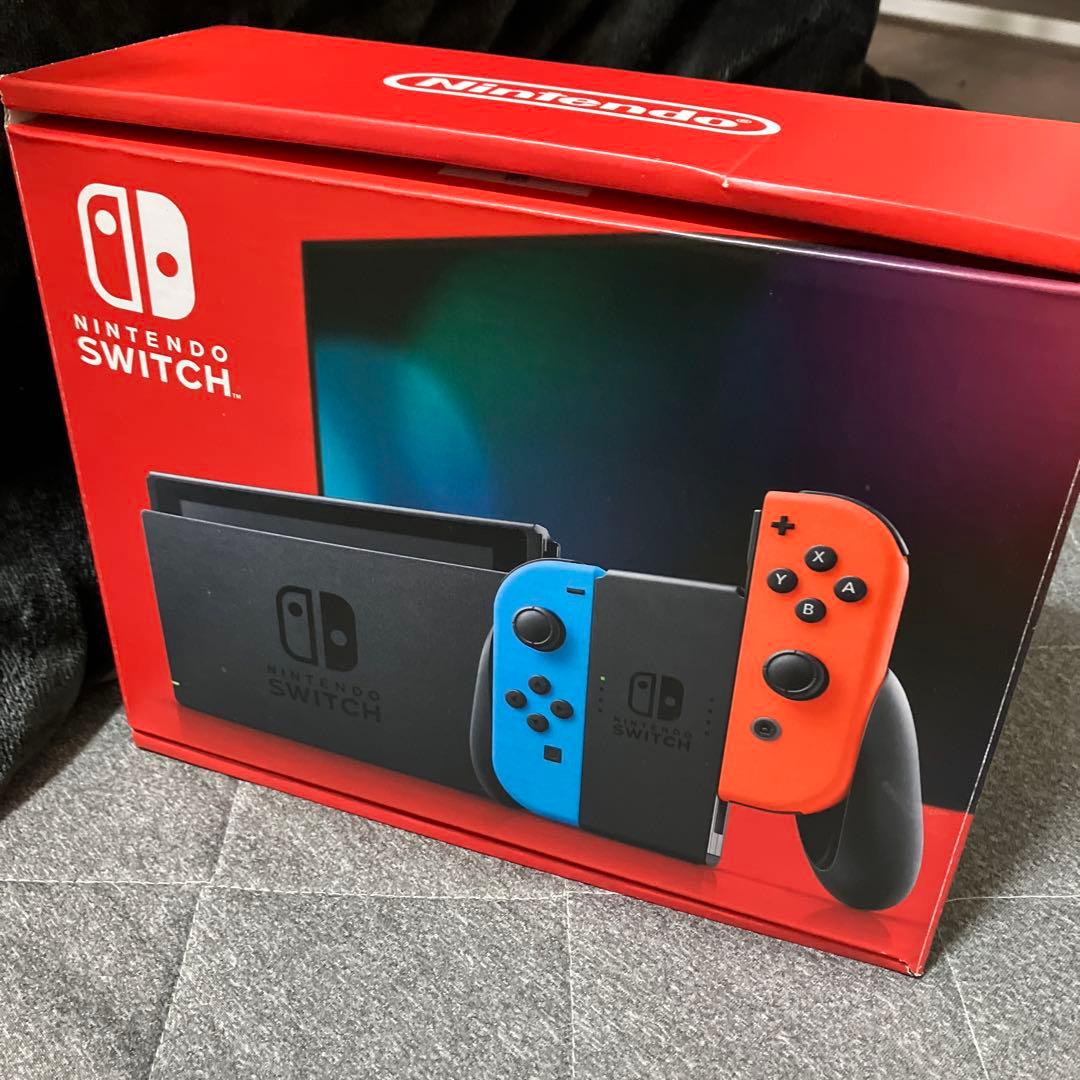 美品 Nintendo Switch / 保護フィルム付き