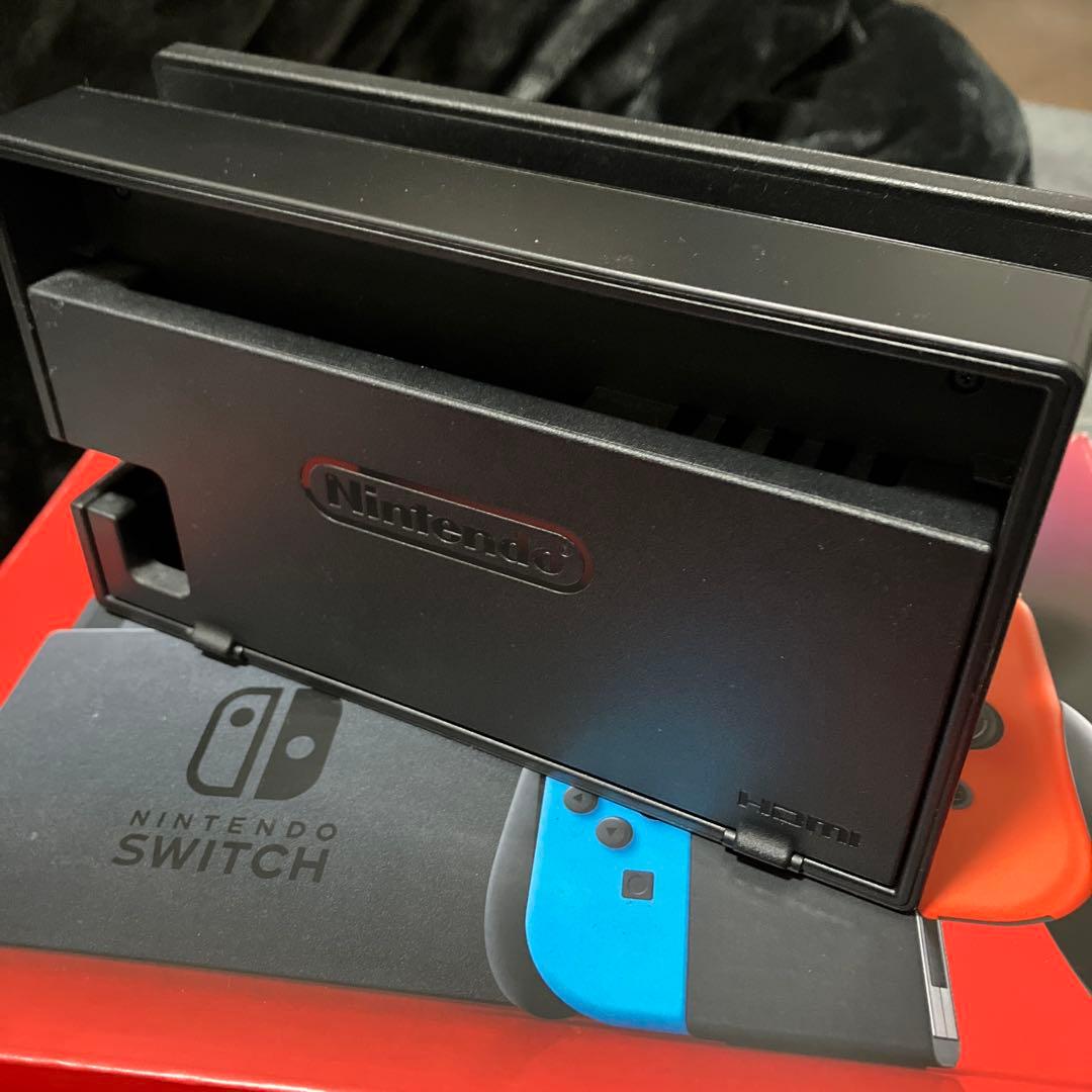 美品 Nintendo Switch / 保護フィルム付き