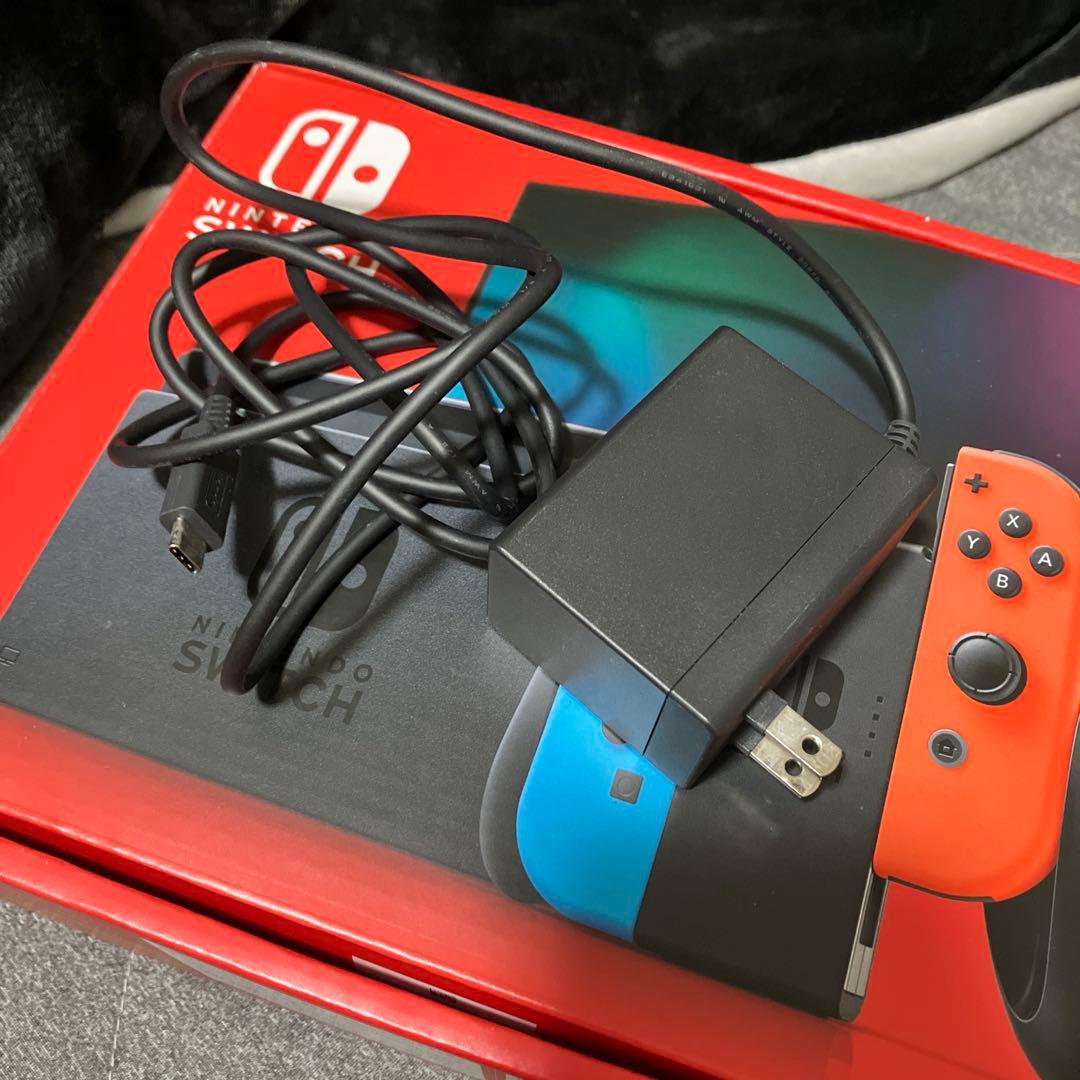 美品 Nintendo Switch / 保護フィルム付き