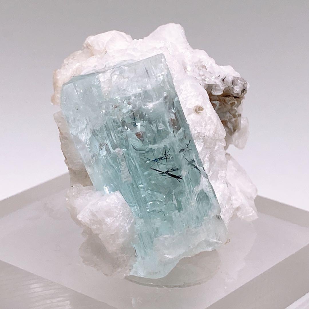 アクアマリン　原石　鉱物標本　214