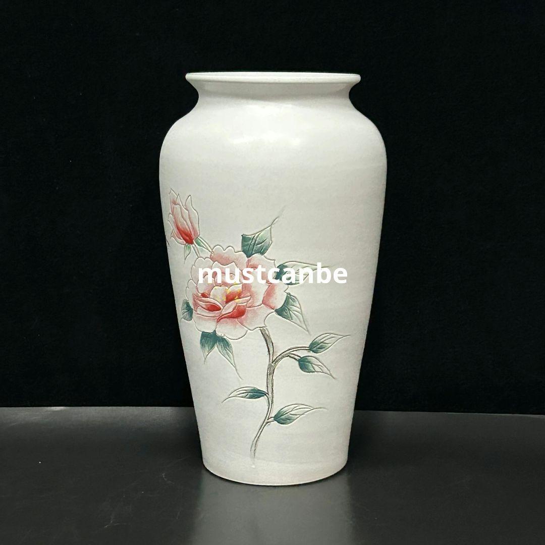 景徳鎮 手画刻彫花瓶 挿花器 装飾品 現代工芸品 美術品 置物