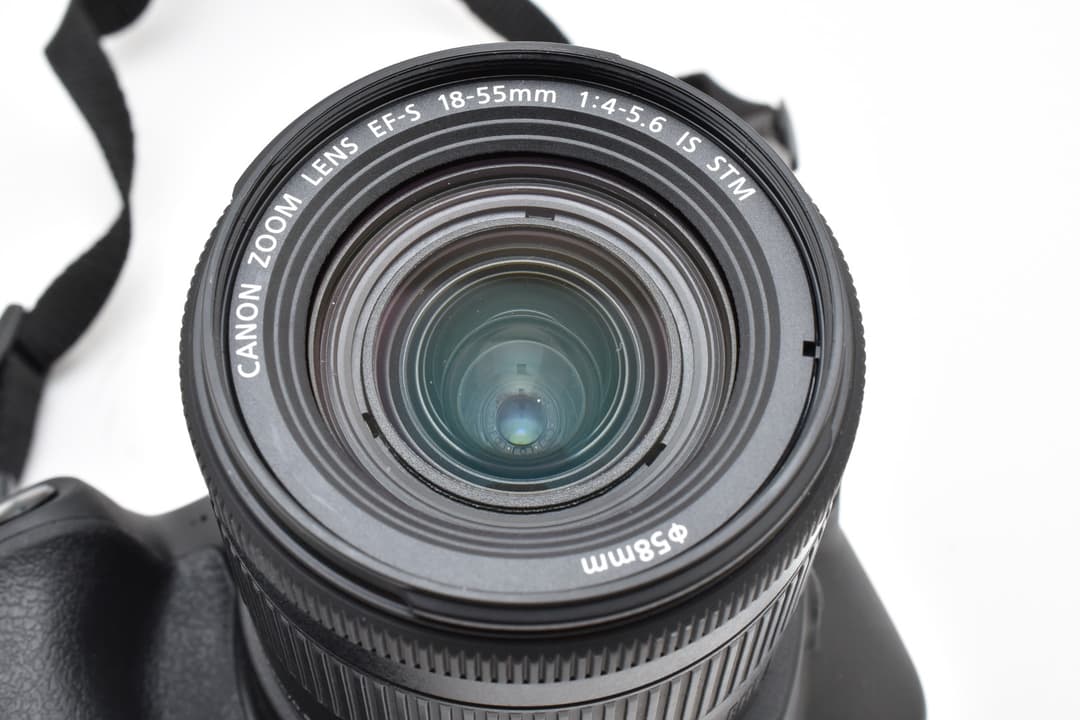 R*o様 美品 Canon EOS Kiss X9 18-55mm レンズkit