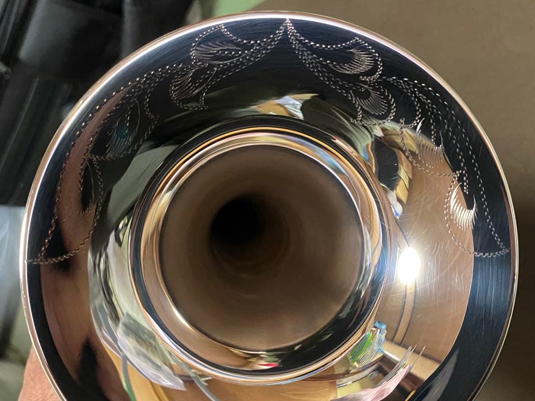 トランペット　島村楽器(グリッターＳ)チューナー付き