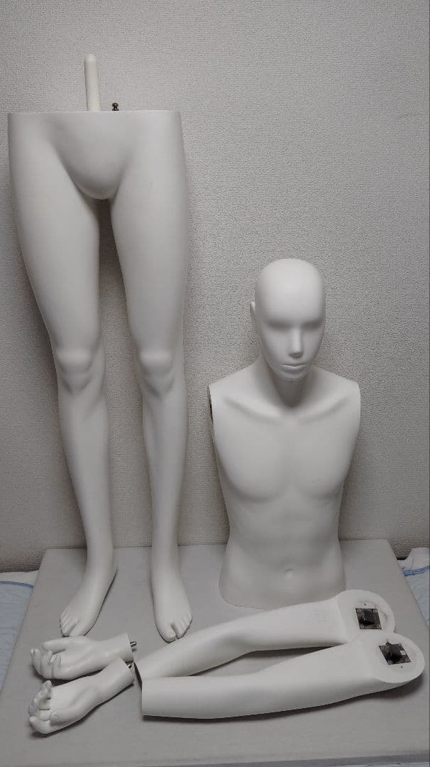 ディスプレイ用紳士マネキン　腰受け　メンズ　直立　FRP　衣装展示　店舗　手作り