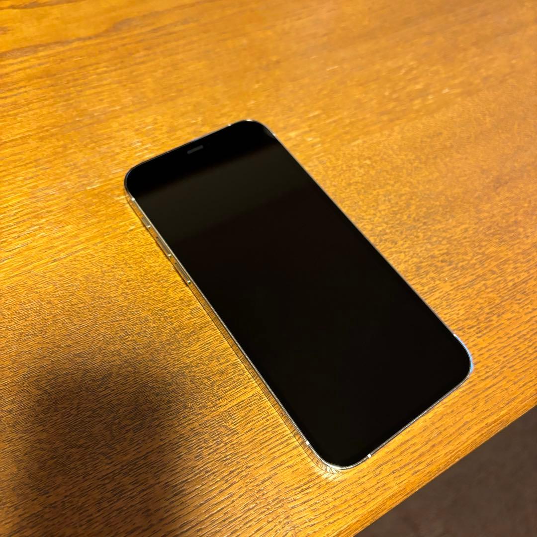 お値下げ！美品iPhone 12 pro シルバー 128 GB SIMフリー