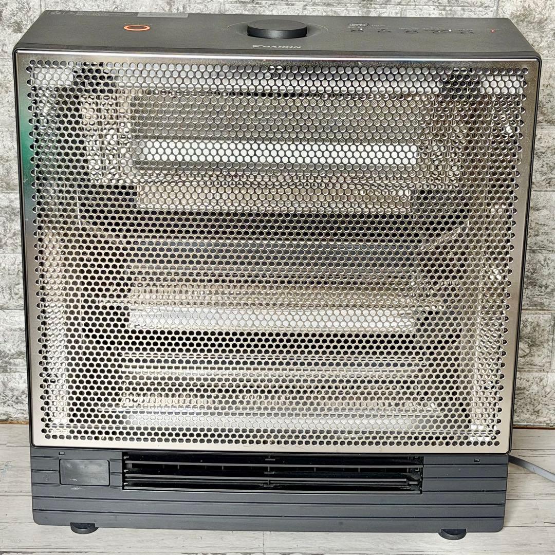 ダイキン「ハイブリッドセラムヒート」遠赤外線暖房機 WRH134AS