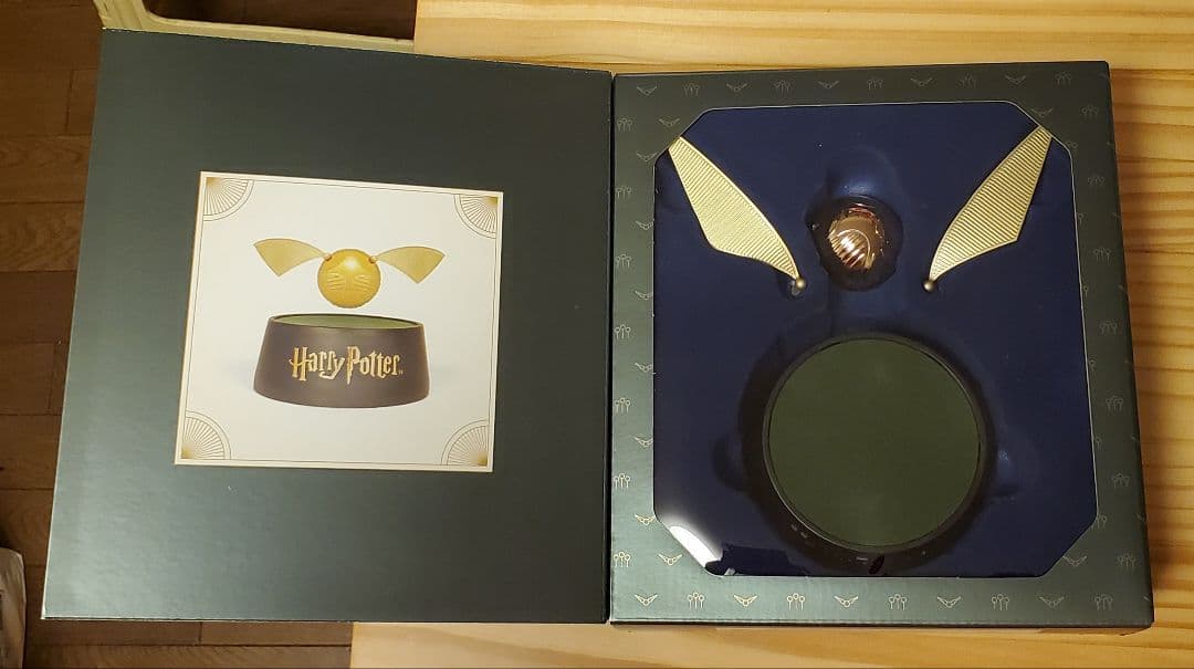 ハリー・ポッター　金のスニッチ Levitating Golden Snitch