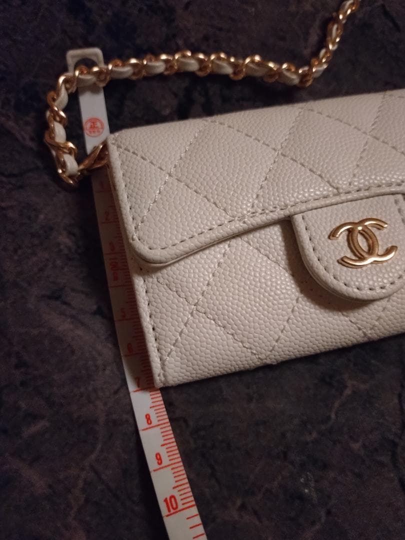 新品未使用　CHANEL 白キルティング ケース　チェーン付き　ノベルティ
